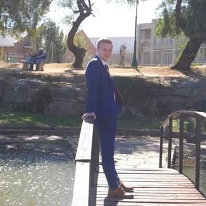 Meet your Posher, Adam